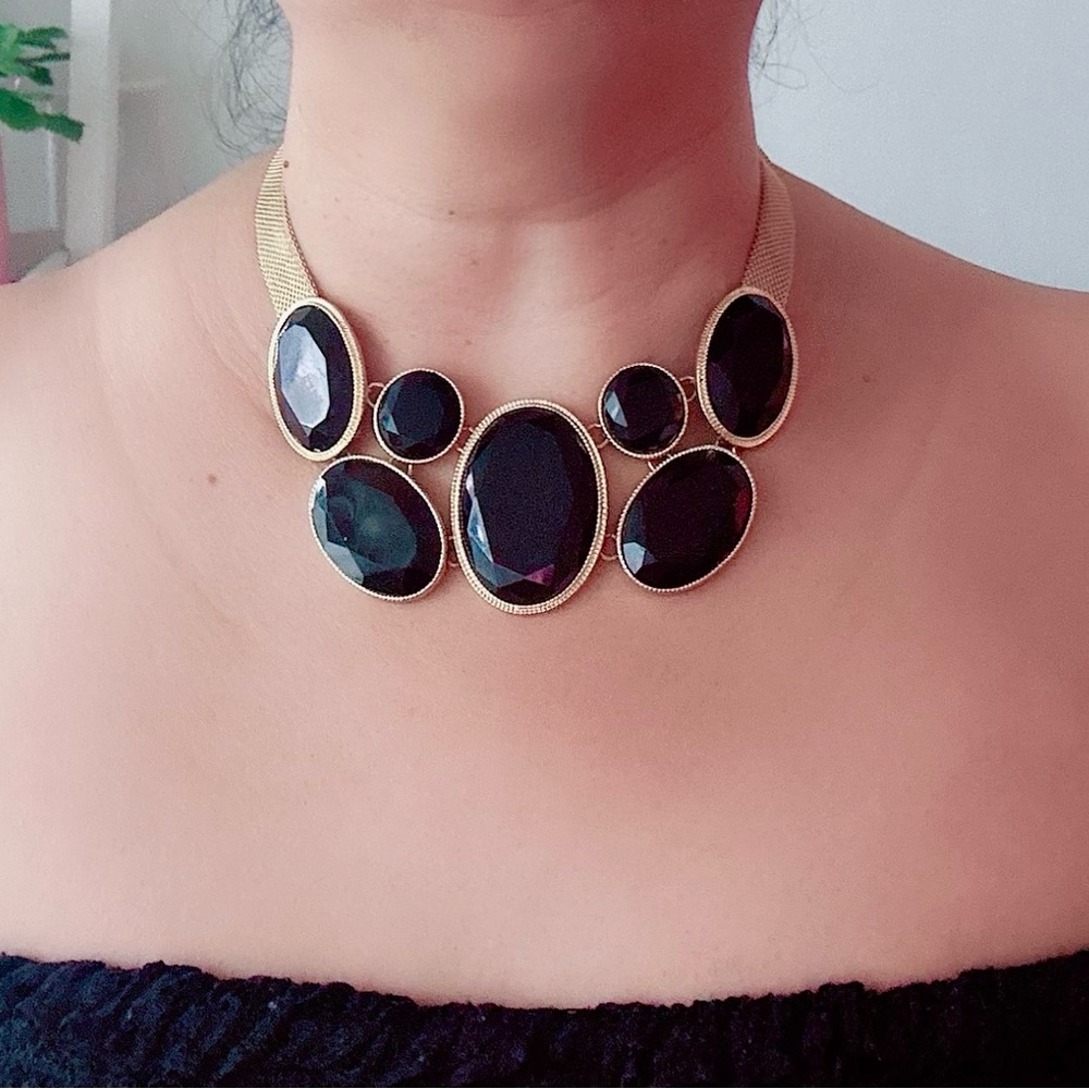 Monet vintage Black and Gold Statement Necklace 17” to 19”